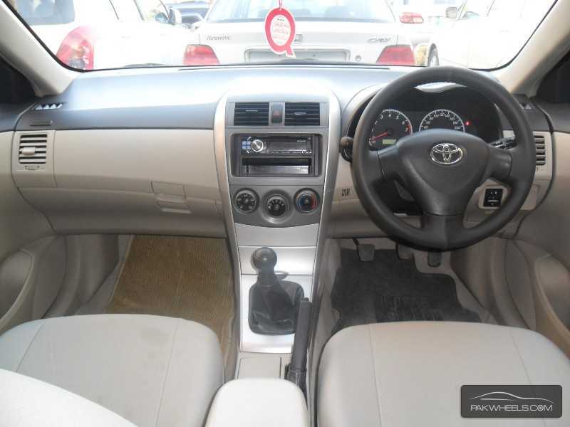 toyota corolla limited edition 2011 #2