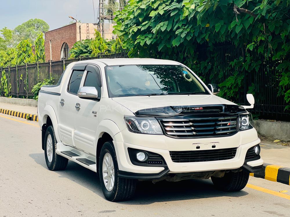 Toyota Hilux Vigo Champ Gx For Sale In Lahore Pakwheels