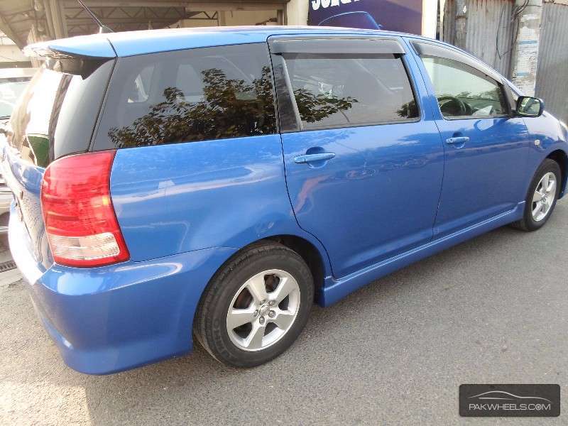 2007 car toyota wish #3