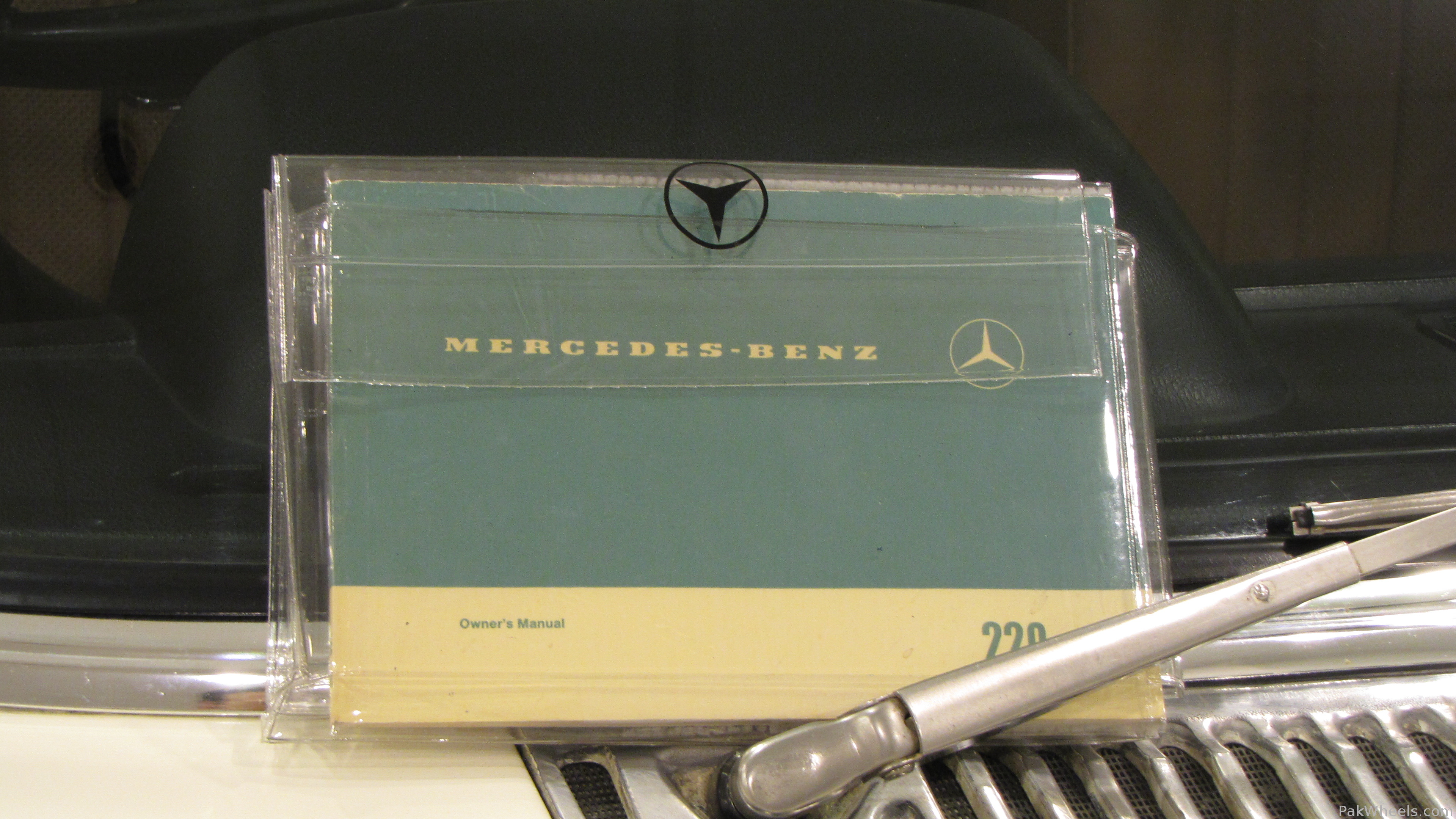 Mercedes Benz E Class - 1972 Mercedes-Benz 220 W115 (YCCC) Mercedes Benz E Class - 1972 Mercedes-Benz 220 W115 (YCCC) Image-13