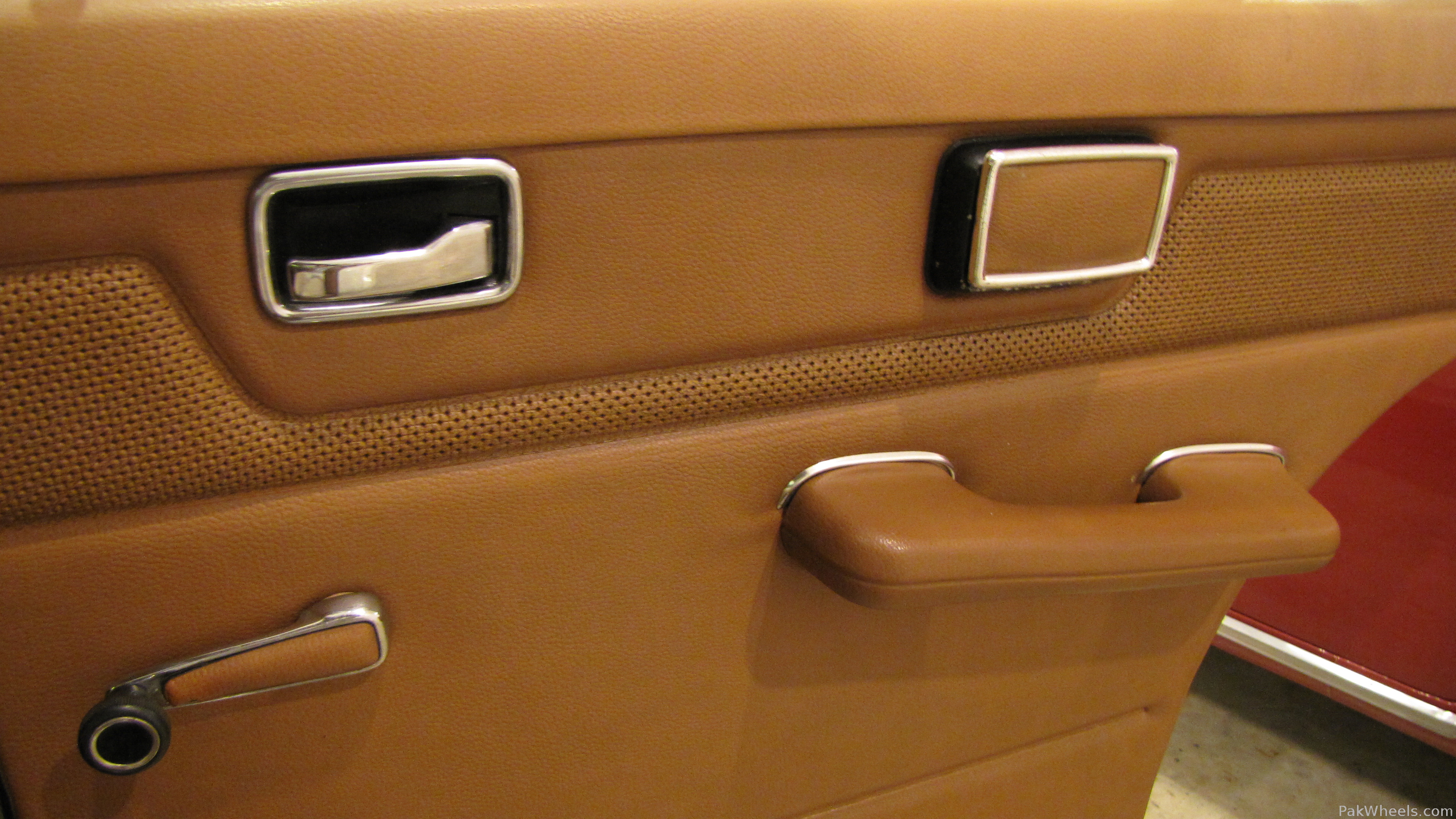 Mercedes Benz E Class - 1972 Mercedes-Benz 220 W115 (YCCC) Mercedes Benz E Class - 1972 Mercedes-Benz 220 W115 (YCCC) Image-6