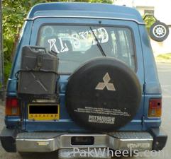 Mitsubishi Pajero - 1990