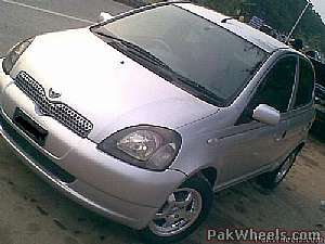 Toyota Vitz - 2000