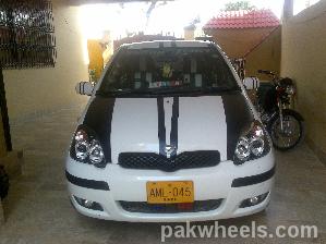 Toyota Vitz - 2003