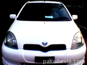Toyota Vitz - 2003