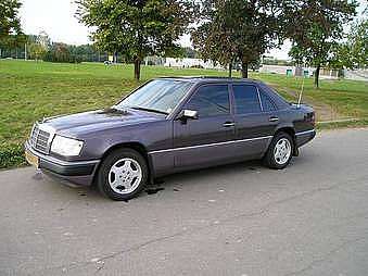 Mercedes Benz E Class - 1993 w124 Image-1