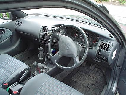 Toyota Corolla - 2000 Corolla Image-1