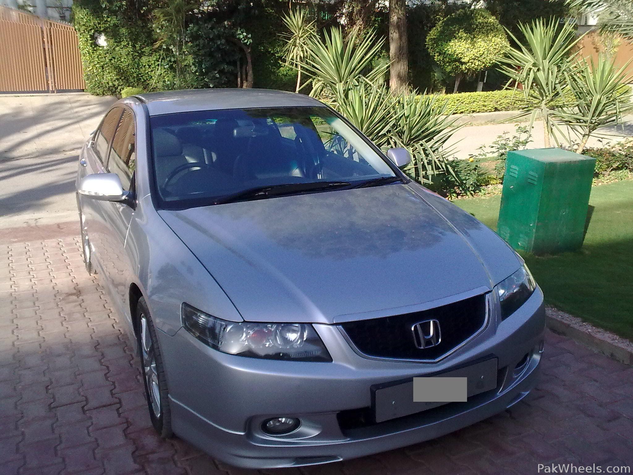 Honda Accord 2004 for Sale in Islamabad Image-1