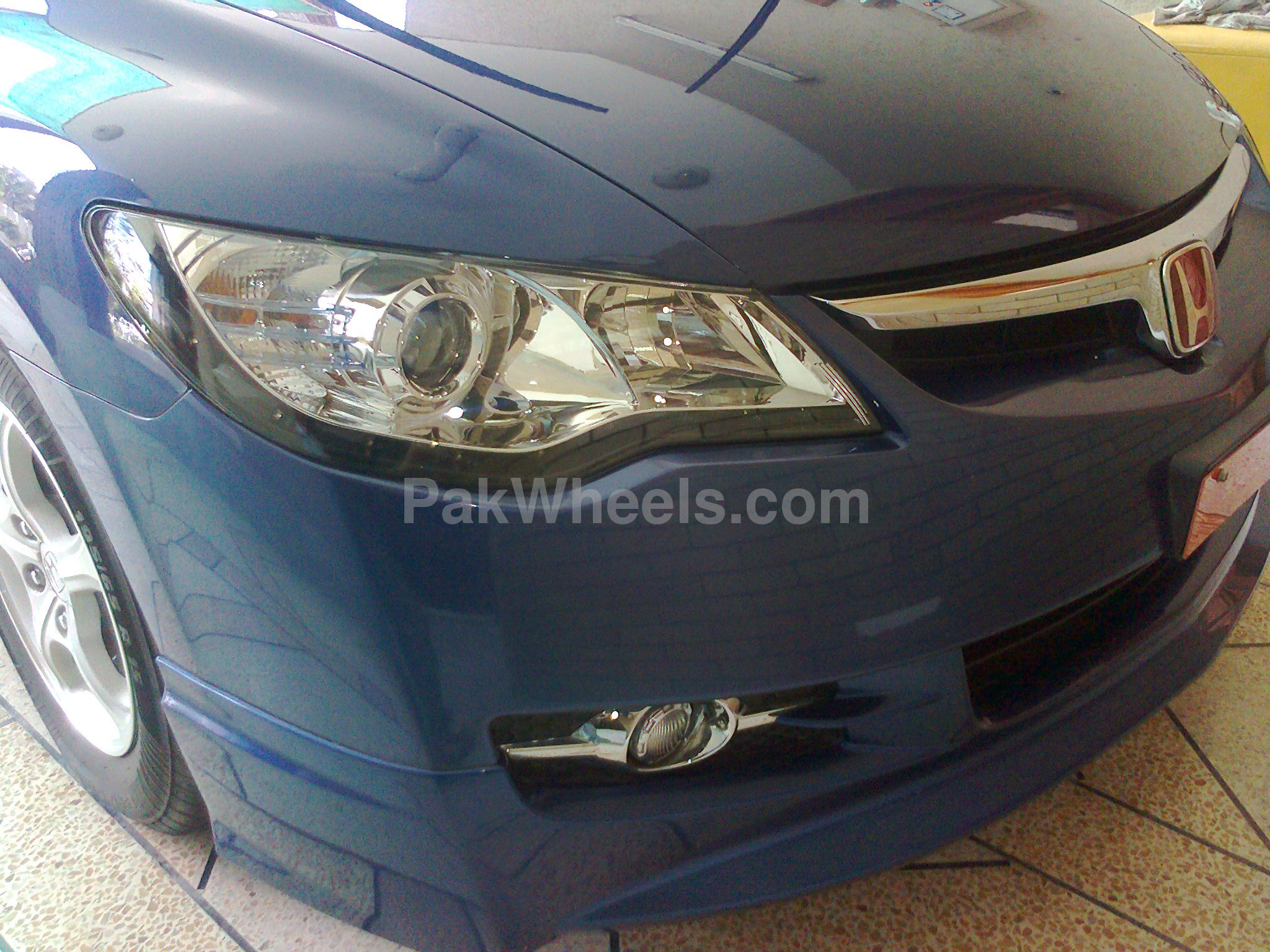 Honda Civic - 2010 blue lightning  Image-1