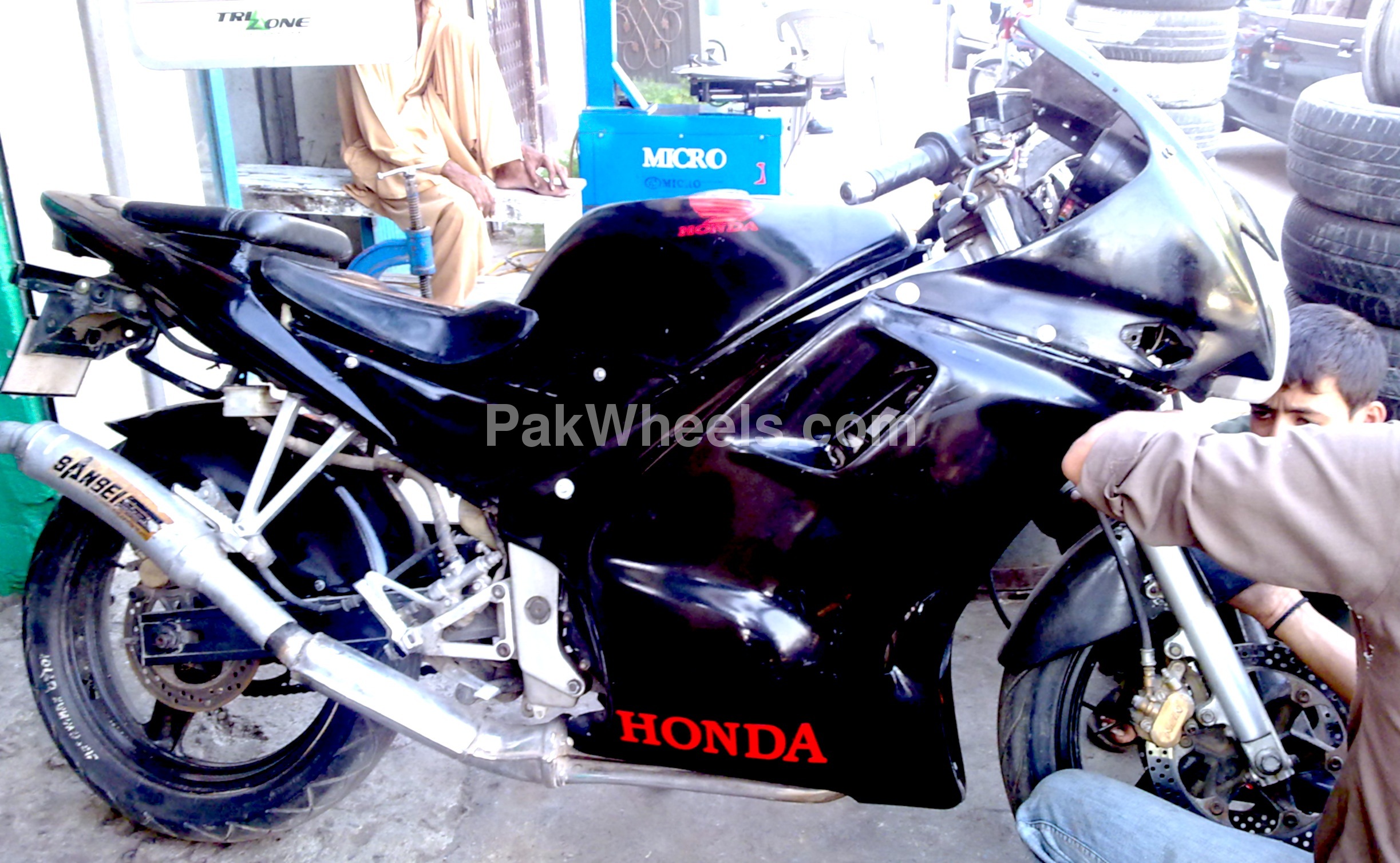 Honda CBR250 RR - 1995 abbas Haider Image-1