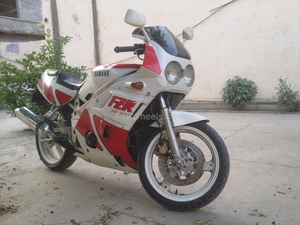 Yamaha FZR 400 - 1991