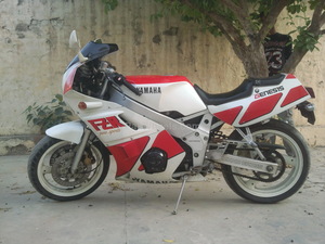Yamaha FZR 400 - 1991
