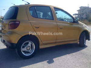 Toyota Vitz - 2000