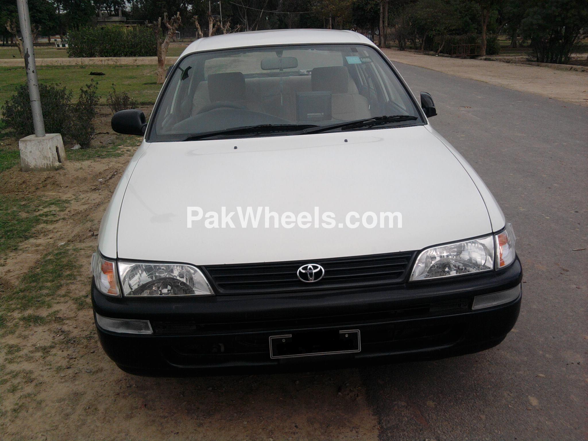 Toyota Corolla 2000 for Sale in Lahore Image-1