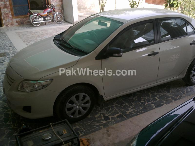 Toyota Corolla 2011 for Sale in Rahim Yar Khan Image-1