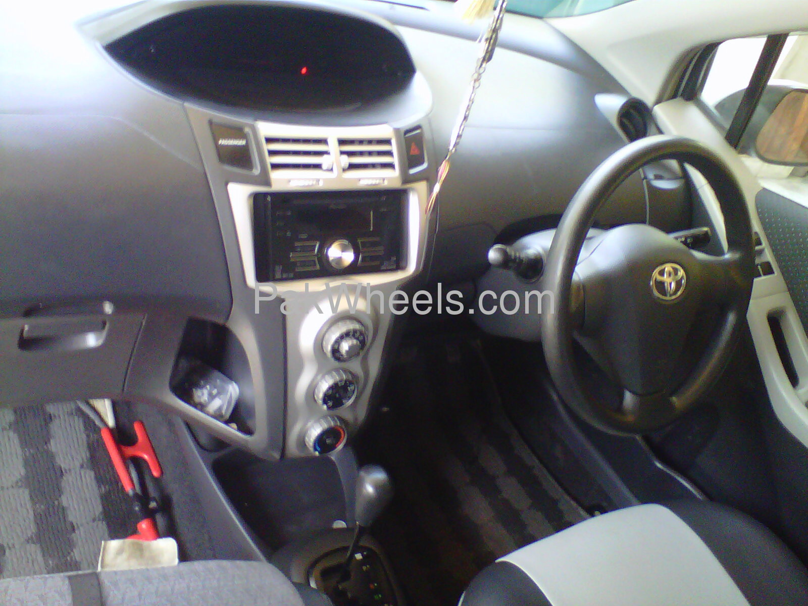 Toyota Vitz - 2005 Shicks Toyota Vitz - 2005 Shicks Image-5