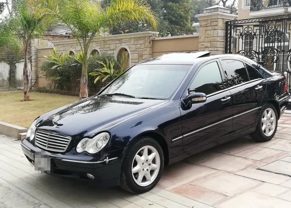 Mercedes Benz C Class 2001 for Sale in Islamabad Image-1