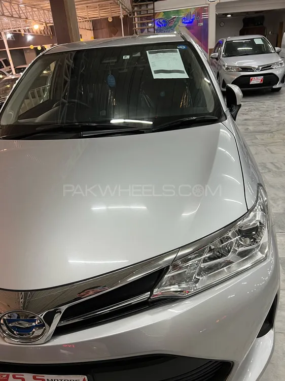 Toyota Corolla Fielder 2020 for Sale in Peshawar Image-1