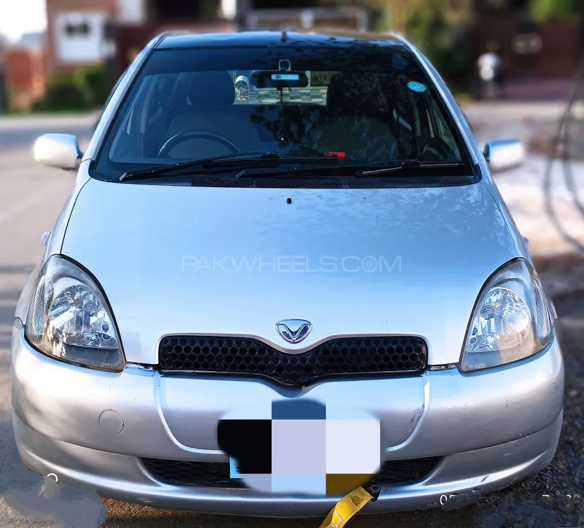 Toyota Vitz 2000 for Sale in Sahiwal Image-1