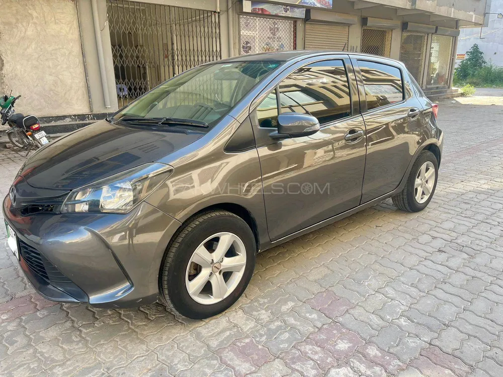 Toyota Vitz 2014 for sale in Sialkot
