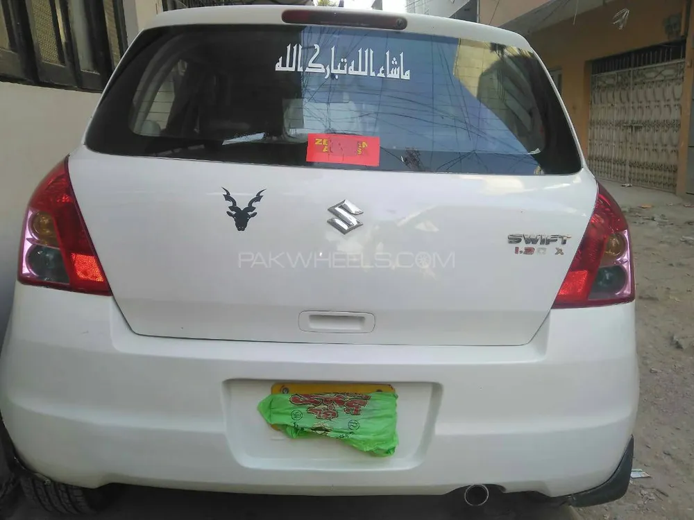 سوزوکی  سوئفٹ 2015 for Sale in کراچی Image-1