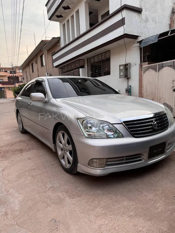 Toyota Crown 2004 for Sale in Islamabad Image-1