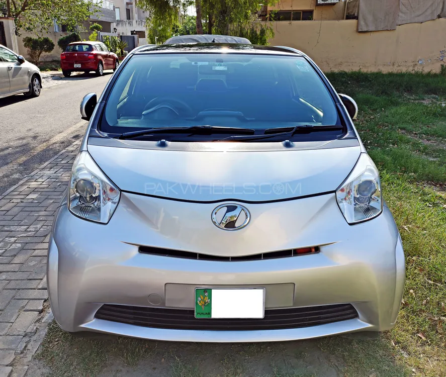 Toyota iQ 2012 for sale in Lahore