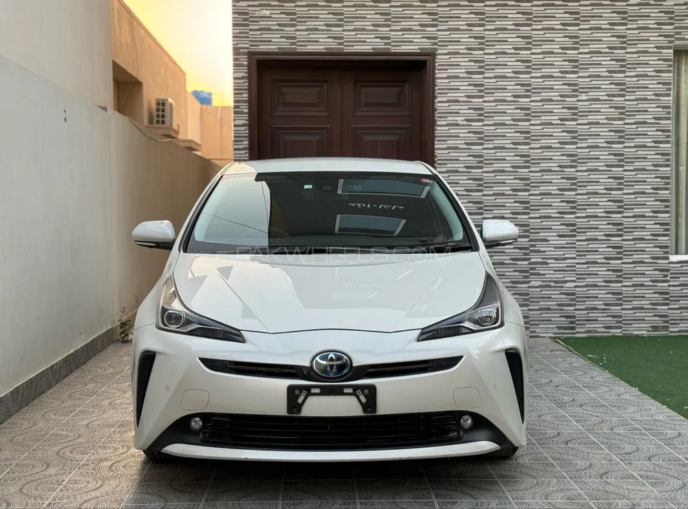 Toyota Prius 2020 for Sale in Karachi Image-1