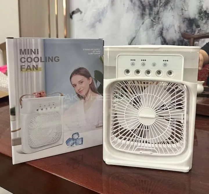 Mini Cooling Fan Mist Lamp Strong Wind & 5 Sprays Image-1