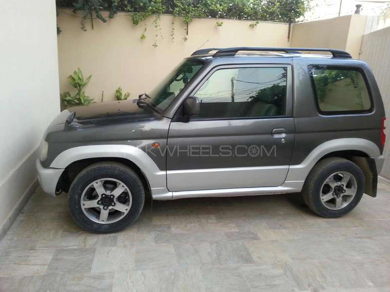 Mitsubishi Pajero Mini 2003 for Sale in Karachi Image-1