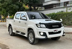Toyota Hilux D-4D Automatic 2013 for Sale