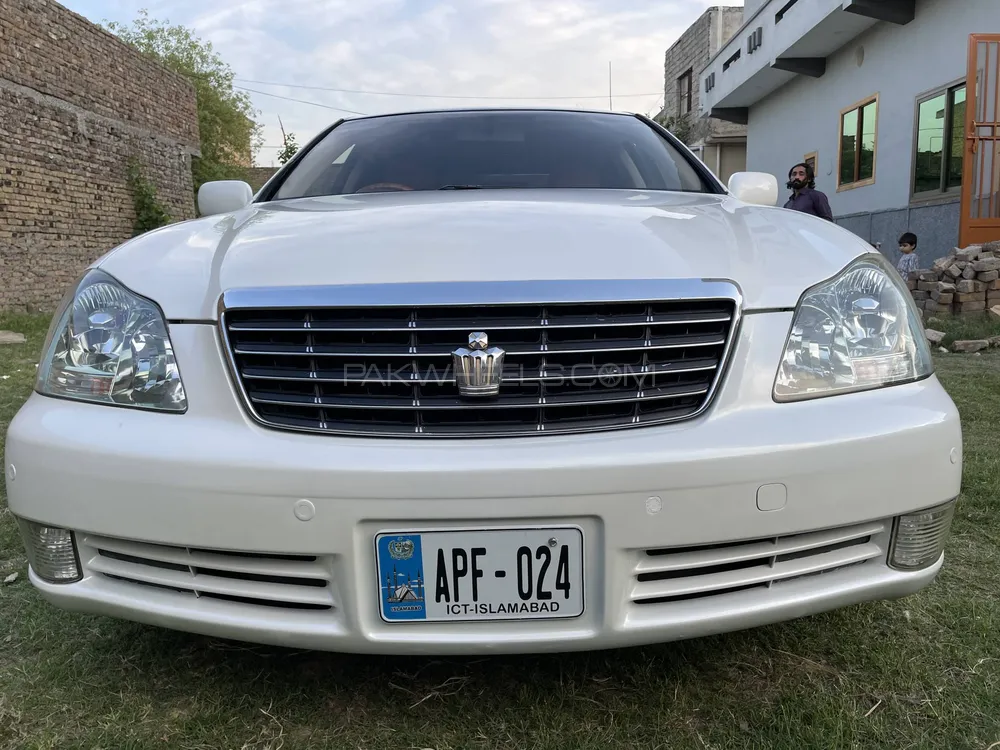 Toyota Crown 2004 for Sale in Wah cantt Image-1