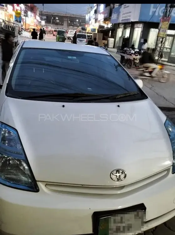 Toyota Prius 2009 for Sale in Sambrial Image-1