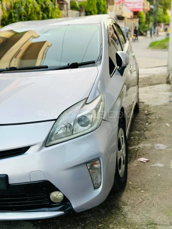 Toyota Prius 2012 for Sale in Layyah Image-1