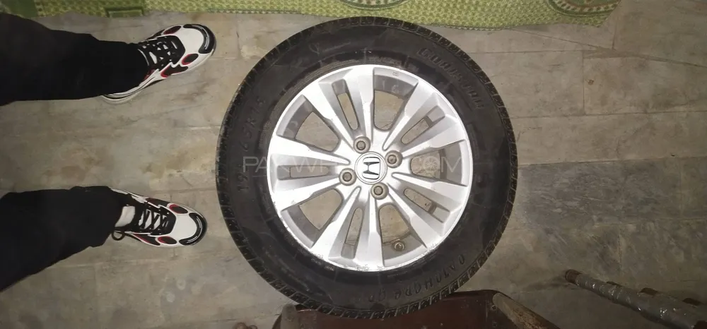 tyre and rim in brand new condition Image-1