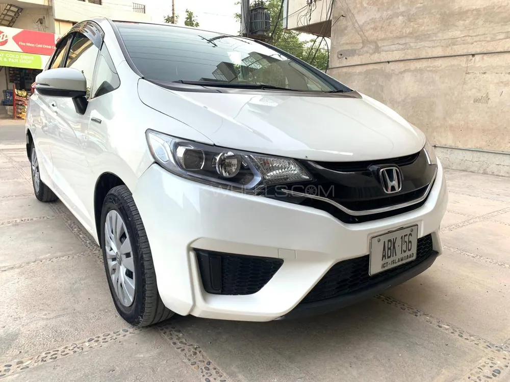 Honda Fit 2013 for Sale in Sahiwal Image-1