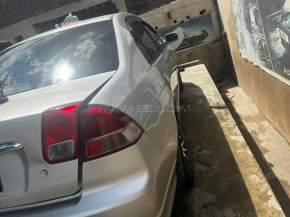 Honda Civic 2005 for Sale in Nowshera Virka Image-1