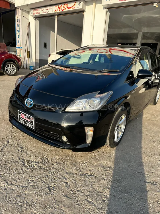 Toyota Prius 2013 for Sale in Mian Wali Image-1