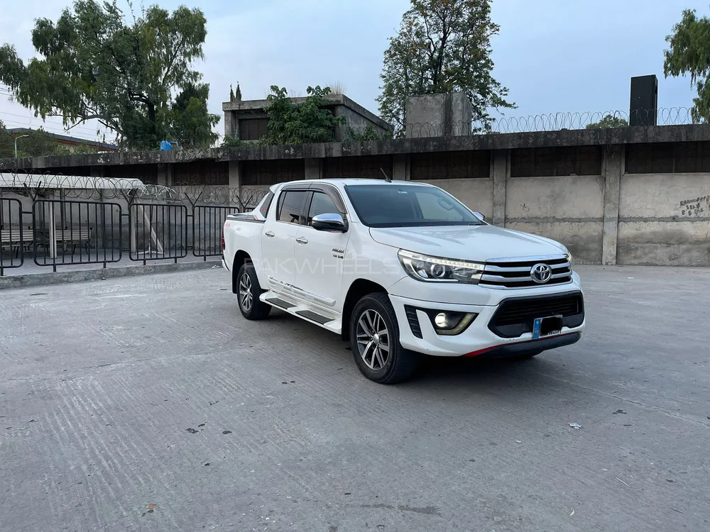 Toyota Hilux 2020 for Sale in Islamabad Image-1