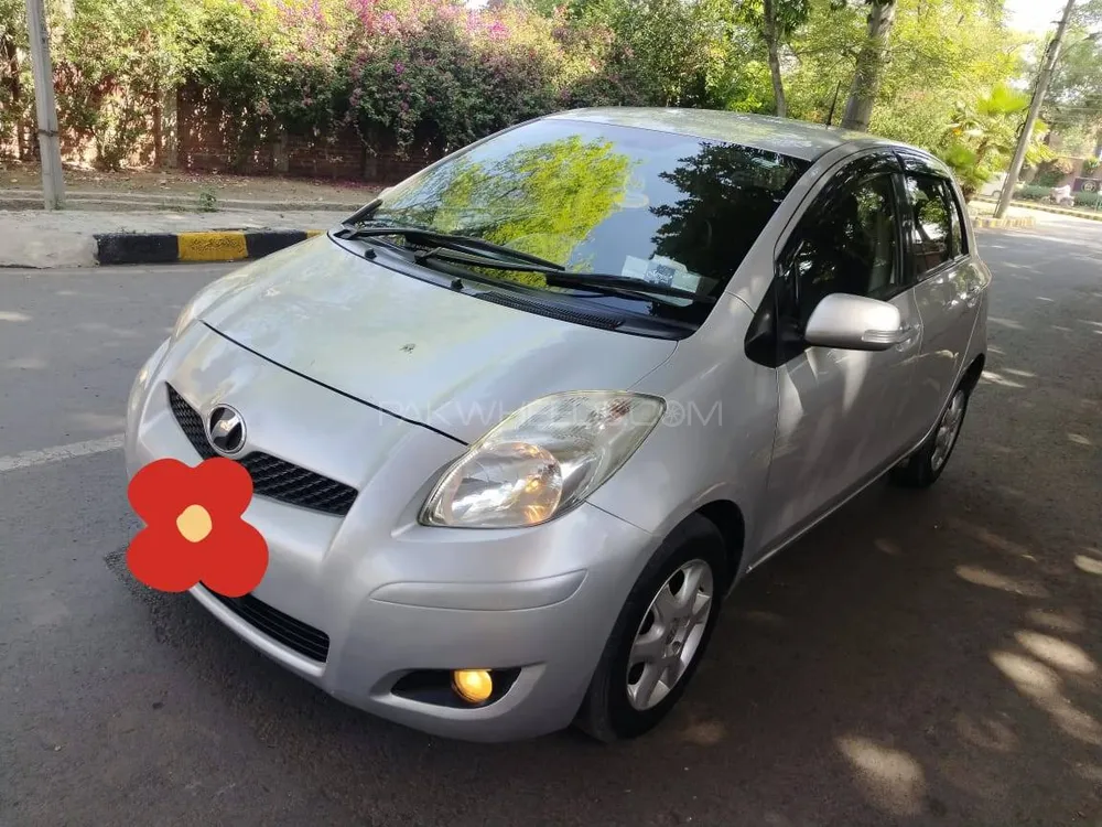Toyota Vitz 2010 for Sale in Faisalabad Image-1