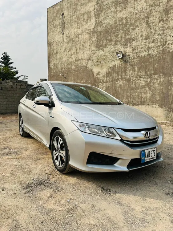 Honda Grace Hybrid 2017 for Sale in Wah cantt Image-1