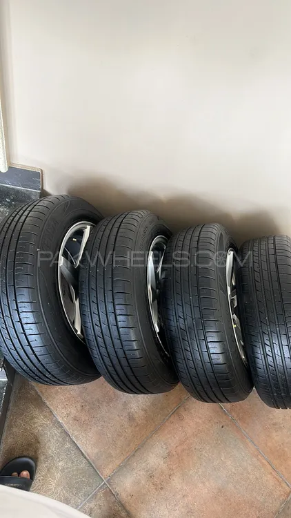 185/65R  tyres with Alloy Rims Image-1