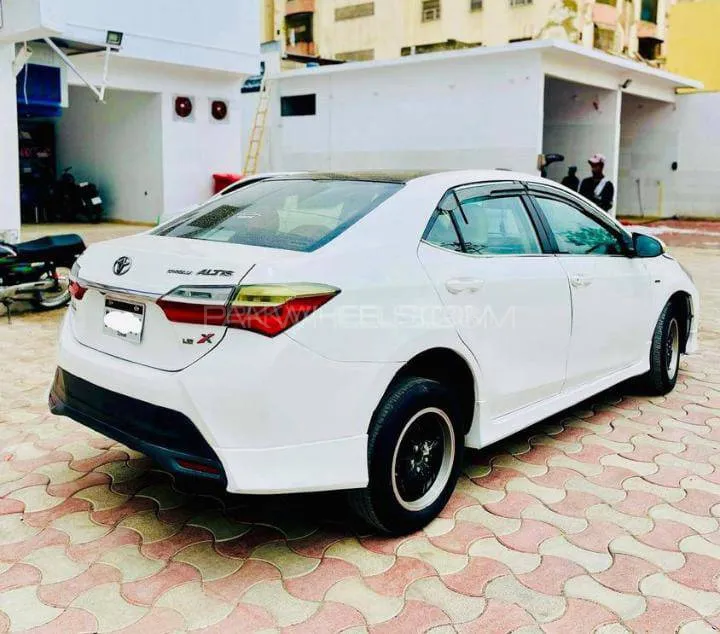 Toyota Corolla 2018 for Sale in Chenab Nagar Image-1