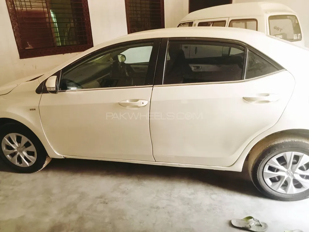 Toyota Corolla 2016 for Sale in Chawinda Image-1