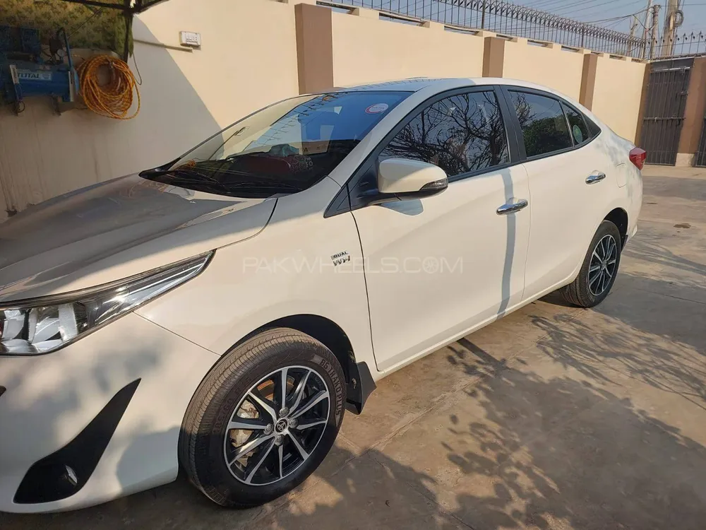 Toyota Yaris 2021 for Sale in Muzaffar Gargh Image-1