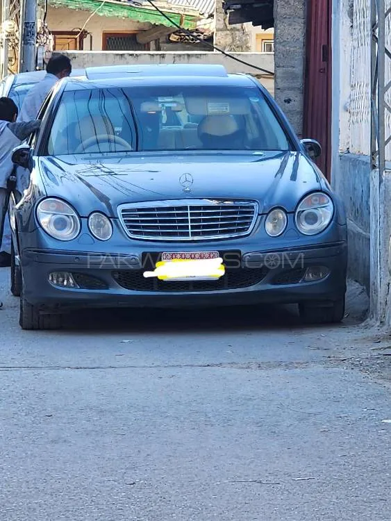 Mercedes Benz E Class 2004 for Sale in Abbottabad Image-1