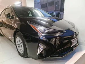 Toyota Prius Alpha S 2017 for Sale