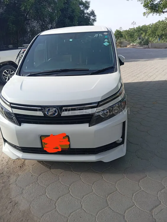Toyota Voxy 2015 for sale in Karachi