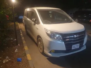 Toyota Noah G 2016 for Sale