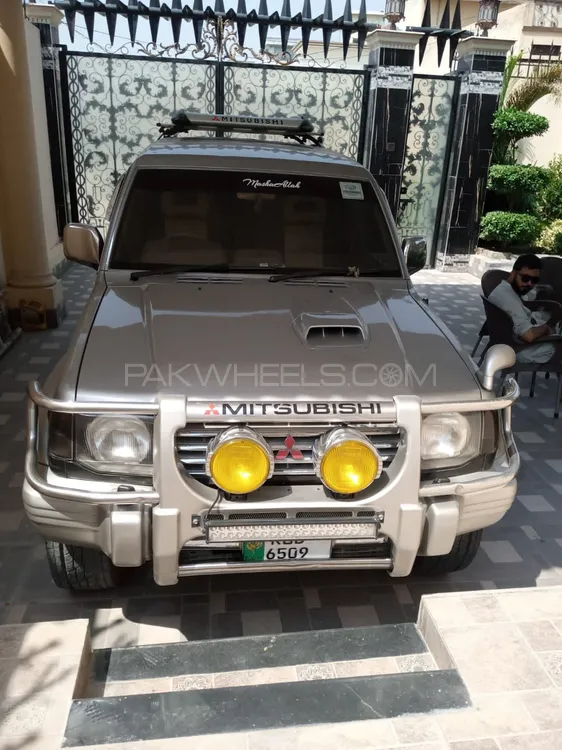 Mitsubishi Pajero 1992 for Sale in Nowshera cantt Image-1